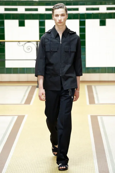 Look 19
